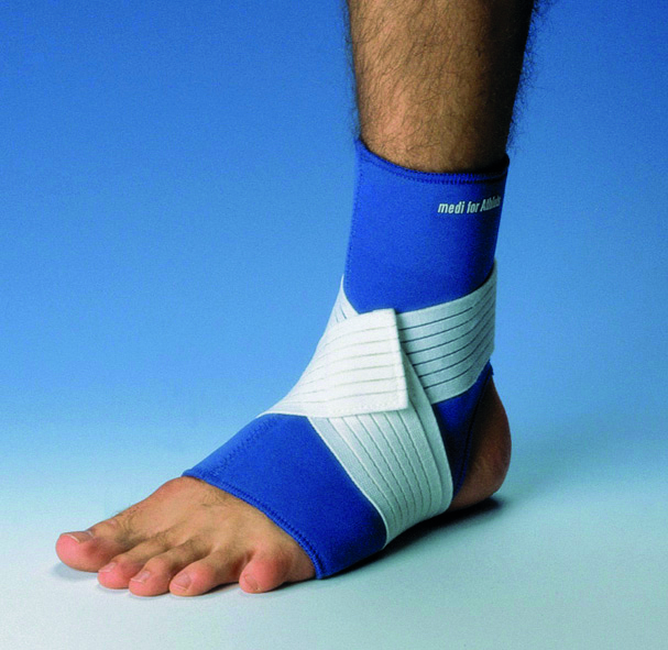 Knöchelschützer mit Stabilitätsbandage